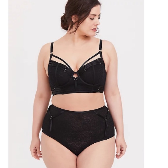 black harness bralette